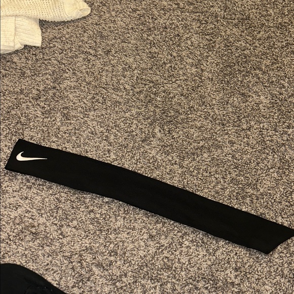 Nike Tie Headband- Black - Picture 3 of 5
